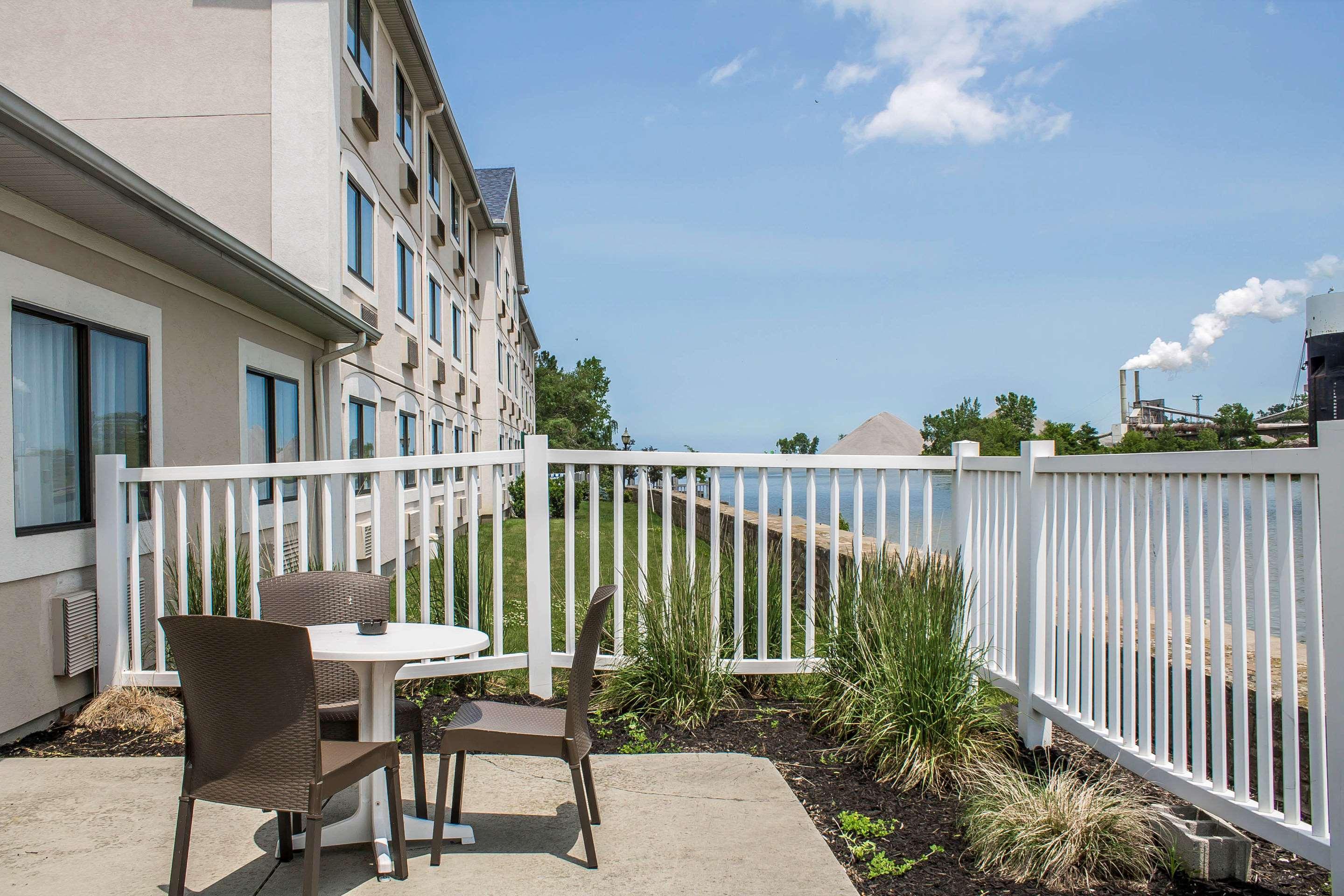 Comfort Inn River'S Edge Huron Exteriér fotografie